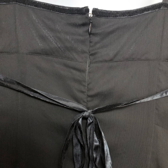 Black dress with beautiful bead / sequin detail - Picture 5 of 13